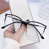 Nouvelles Lunettes Anti-Lumière Bleue Photochromiques à Monture Large Ultra-Légères pour Femmes avec Strass Brillants – Polyvalentes et Tendance