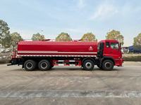 Camion-citerne Dongfeng 8x4, 30 m³ grande capacité, mode multi-pulvérisation avec canon à eau haute pression pour l'assainissement municipal