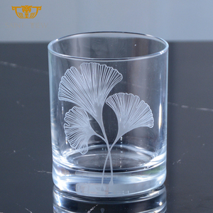 Set di Lusso in Cristallo con Motivo Personalizzato, Ecologico, Sei Pezzi per Bagno: Portaspazzolino, Portadentifricio, Bicchieri per Gargarismo e Collutorio - Product Image 1