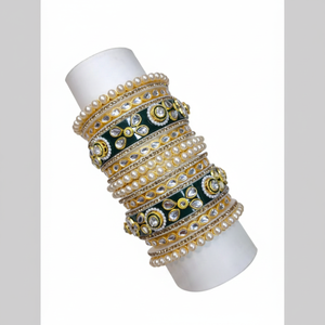 Conjunto de Joyería Fina Chapada en Oro con Piedras Kundan y Perlas, Brazalete Acrílico, Joyería Tradicional India para Fiestas y Bodas - Product Image 2