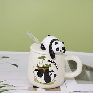 Bonitas tazas de Panda de dibujos animados, Taza de cerámica creativa de alta calidad con tapa y pajita para café, Leche. Los Mejores Regalos para mujeres, niñas y niños. - Product Image 3