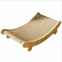 Lit pour chat unique et moderne en forme de lune, en bois naturel durable de haute qualité, avec griffoir amovible et lavable pour une utilisation en intérieur