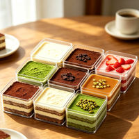 Boîte à dessert carrée en plastique transparent de qualité alimentaire pour tiramisu, emballage alimentaire pour pâtisserie, gâteaux et biscuits à emporter