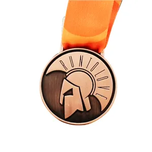 Medalha de corrida de metal prateado personalizada com arte em fita e logotipo Medalha esportiva personalizada Medalhas do fabricante da maratona