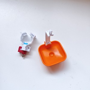 Automatico pollaio capezzolo bevitore in acciaio di plastica rubinello tazza per la griglia acqua gocciolante abbeveratoio per aziende agricole usato condizione - Product Image 6