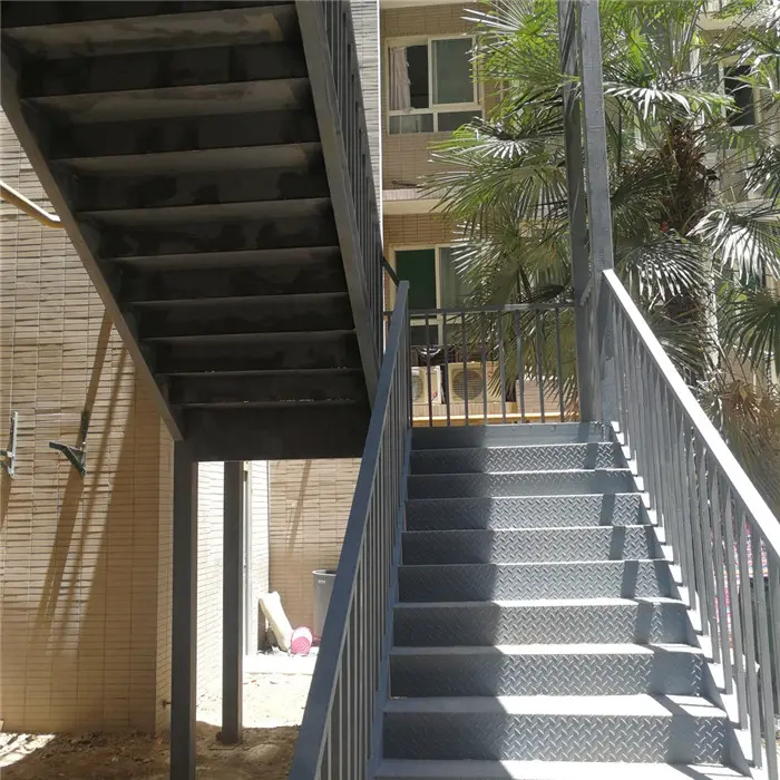 DAIYA al aire libre escaleras prefabricadas con barandilla de mano para escaleras de acero escalera