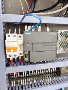 Otomatik 6 kafaları çakmak sıvı yanıcı kimyasal sıvı su patlamaya dayanıklı yerçekimi dolum makinesi - Product Image 4