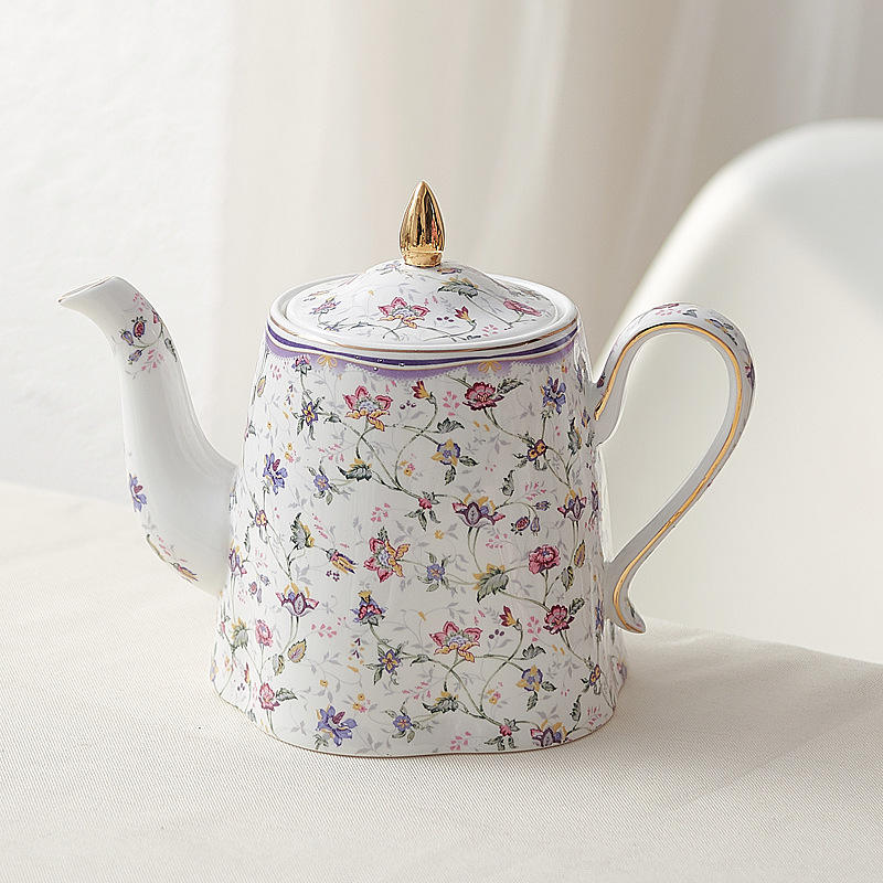 กระถางดอกไม้สีชมพู