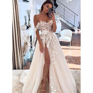 Abito <span class=keywords><strong>da</strong></span> <span class=keywords><strong>sposa</strong></span> a vita alta S2963L bianco con spacco alto con spacco floreale dal Design unico Tulle leggero - Product Image 4