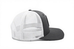 Casquette de camionneur pour adulte en maille blanche structurée à 6 panneaux avec patch en cuir personnalisé, fabriquée au Vietnam, style décontracté et tendance, idéale pour le sport et les activités de plein air - Product Image 2