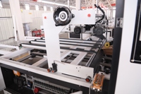 Nouvelle machine à coudre les cartons entièrement automatique à haute efficacité pour carton ondulé, 800 clous/min, largeur de travail 2400-3000 mm