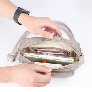 Bolso cruzado multifuncional de nailon con forma de cubo para cosméticos y documentos, bolso de pecho para hombre - Product Image 2