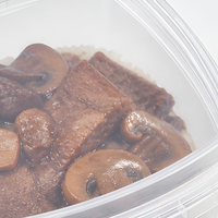 Conteneur alimentaire en PP en gros 500 ml avec couvercle, boîte repas jetable pour la restauration, compatible congélateur et micro-ondes, approvisionnement en vrac direct usine
