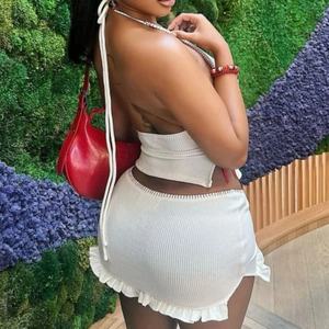 Nouvel ensemble deux pièces côtelé blanc pour femme, col licou, avec bordure rouge et jupe à volants, très tendance - Product Image 5