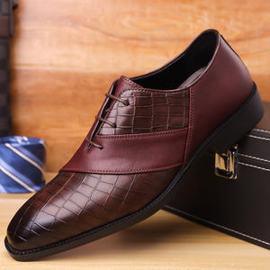 Chaussures en cuir surdimensionnées pour hommes, chaussures habillées formelles pour hommes, style britannique, bout pointu, respirantes, résistantes à l'usure, simples, légères, chaussures pour hommes - Product Image 3