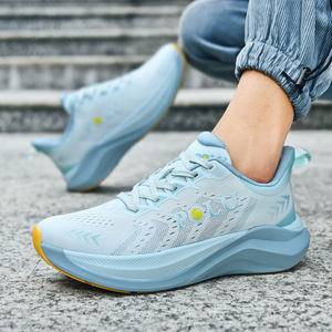 รองเท้าเดินสบายดีไซน์ใหม่สำหรับผู้หญิง รองเท้าวิ่งผู้ชายแบบ OEM ระบายอากาศได้ดี พื้นหนา กันลื่น - Product Image 5