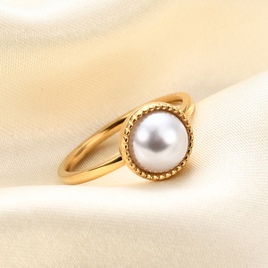 Anillo con Bisel de Perlas de 10 mm, Acero Dorado, Unisex, Joyería para Uso Diario - Product Image 4