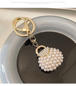 Portachiavi di Lusso con Strass e Perle, Ciondolo a Forma di Mini Borsa Carina per <span class=keywords><strong>Donna</strong></span>, Accessorio per Borsa, Portachiavi in Metallo per Auto, Regalo - Product Image 6