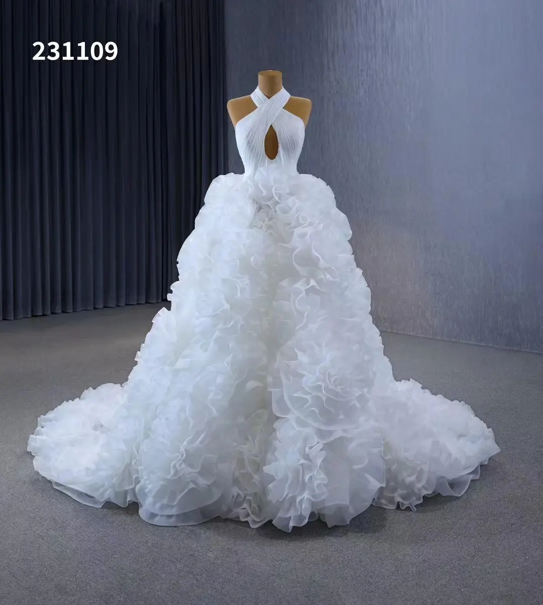 Feishiluo กระโปรงฟูฟ่องขนาดใหญ่หรูหราสำหรับงานแต่งงานชุดเจ้าสาวบอลสีขาวเดรสแต่งงานแขนกุดผ้าโปร่ง