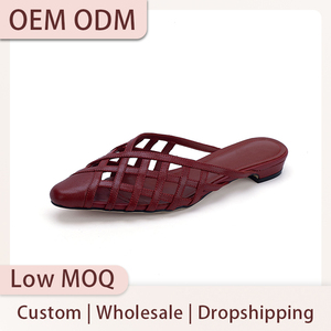 Mules et <span class=keywords><strong>sabots</strong></span> d'été personnalisés à talons bas creux pour femmes, en cuir véritable de mouton, décontractés à enfiler, fabrication usine - Product Image 1