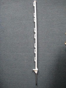 Poteau de clôture électrique de 1,6 m de long / Poteau en polyéthylène renforcé à enfoncement progressif - Product Image 4