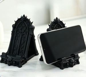 Supporto per Telefono con Teschio Gotico Stampato in 3D, Motivo in Vetro Colorato, Decorazione da Scrivania, Ornamento per Mensola Ufficio - Product Image 1