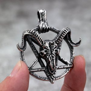 Pendentif tête de chèvre en acier inoxydable, collier pour homme à thème animal géométrique, bijoux de mode - Product Image 2