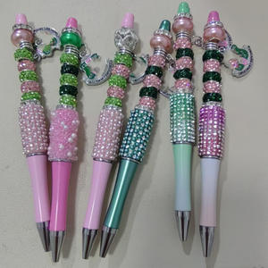 Stylo à bille 6 motifs de 14.5cm de longueur avec logo de crête rose et vert, pendentif de sororité grecque Alpha - Product Image 1