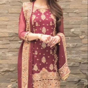 Ensemble pantalon Kurta traditionnel et design | Vêtements de fête et de mariage à broderie lourde - Product Image 3