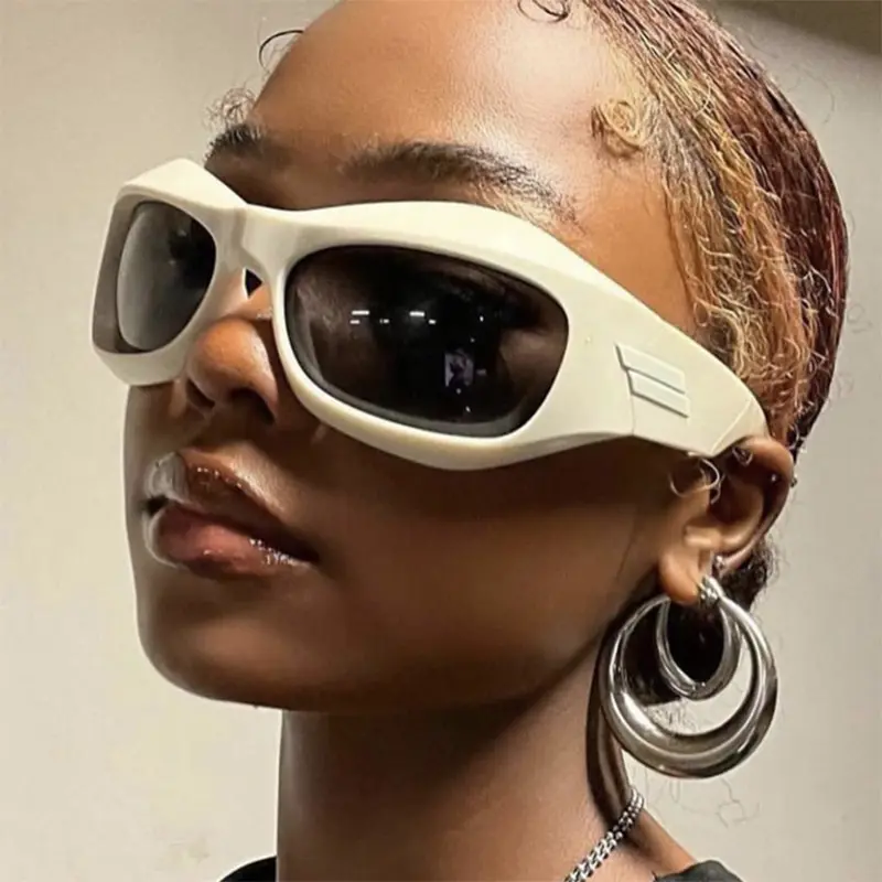2023 Y2k11色サングラス新しい女性男性スポーツサングラスパンクミラーデザイナーサンシェード眼鏡レディラグジュアリーブランドアイウェア