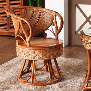 Ensemble de chaises en <span class=keywords><strong>rotin</strong></span> fabriqué en Chine Siège <span class=keywords><strong>pivotant</strong></span> Table d'appoint Meubles de balcon Dossier en osier naturel Chaises rotatives Confort pour personnes âgées - Product Image 1