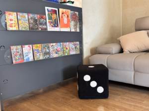 Étagère murale transparente en acrylique moderne italienne pour magazines et livres, rangement simple pour salon et canapé - Product Image 6