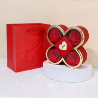 Boîte à bijoux créative en acrylique avec fleurs préservées, en forme de trèfle à quatre feuilles, pour collier et bague, rose éternelle