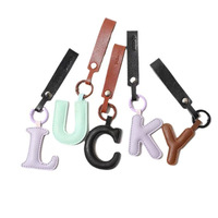 Porte-clés en cuir PU avec initiale 26 lettres, breloque de sac personnalisée avec monogramme, accessoire tendance pour clés de voiture, cadeau en gros