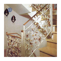 Balustrade de soudure personnalisée en usine, rampes modernes en fer forgé pour l'intérieur des escaliers