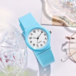 <span class=keywords><strong>Montre</strong></span> analogique étanche à <span class=keywords><strong>bracelet</strong></span> en silicone et boîtier rond, fabriquée par Lanson Factory, pour enfants et étudiants, confortable à porter, mouvement à quartz. - Product Image 4