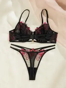 Photos de sous-vêtements sexy à bretelles spaghetti pour femmes Lingerie sexy à broderie florale