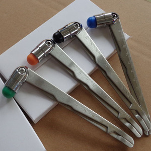 Martillo de percusión graduado de acero inoxidable Yue Dong de 14.5 cm, herramienta médica neurológica - Product Image 1