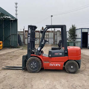 中古ヘリ30 3トン多目的ディーゼルFWD内燃式フォークリフト良好な状態で費用対効果が高い - Product Image 2