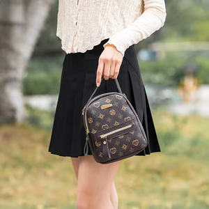 Mochila de Mujer Personalizada de Moda Jianghu, Diseño Moderno Color Café con Cierre de Cremallera, Material PU Duradero, Directo de Fábrica - Product Image 3