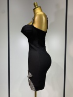 Robe de soirée sexy en maille noire à fines bretelles spaghetti, col en V, illusion de perles de diamant, mini robe moulante pour femmes