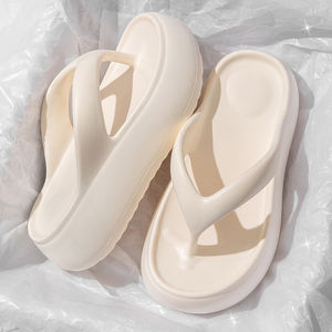 Tongs d'été pour femmes avec talon compensé et semelle en mousse augmentant la taille, imprimé plage - Product Image 6