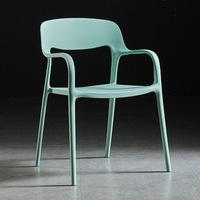 Chaise de salle à manger en plastique de style minimaliste italien/nordique avec accoudoirs épaissis pour adultes, pour la maison et les restaurants