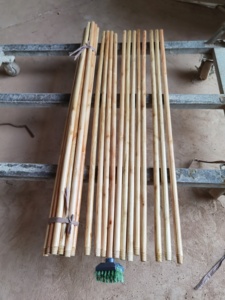 Palo de madera con diseño floral <span class=keywords><strong>en</strong></span> oferta, mango de madera para escoba y fregona, para escobas de plástico y mangos de fregona, 100-150 cm - Product Image 4