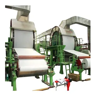 Rouleaux de moulin à papier hygiénique de tissu d'occasion à petite échelle faisant la machine au pakistan