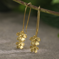 Lotus Fun Boucles d'oreilles pendantes en argent sterling 925 plaqué or, motif fleur de mignonette, bijoux fins, style nature délicat