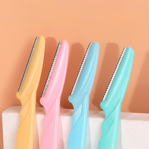 Juego de 3 Recortadores de Cejas de Acero Inoxidable, Maquinilla de Cejas para Principiantes con Mango para Ojos, Cara y Labios - Product Image 4