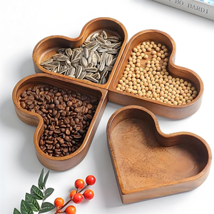 Plateaux de service pour sushis et desserts en bois massif faits à <span class=keywords><strong>la</strong></span> main, en forme de cœur, 4 pièces, modernes, lavables au lave-vaisselle, vente en gros - Product Image 2