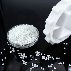 เม็ดพอลิเมอร์ PBT เกรดการฉีดโพลีบิวทิลีนเทเรฟทาเลต100% บริสุทธิ์ - Product Image 1