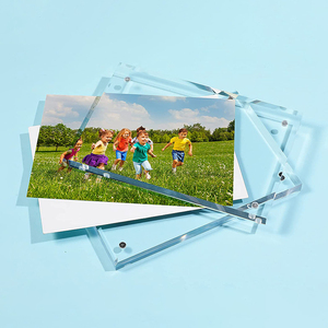 Nhà Máy Sản Xuất Tùy Chỉnh 3*4 4*6 5*7 8*10 Trong Suốt <span class=keywords><strong>Acrylic</strong></span> Cao Cấp Không Khung Hai Mặt Khung Ảnh Từ Tính - Product Image 2
